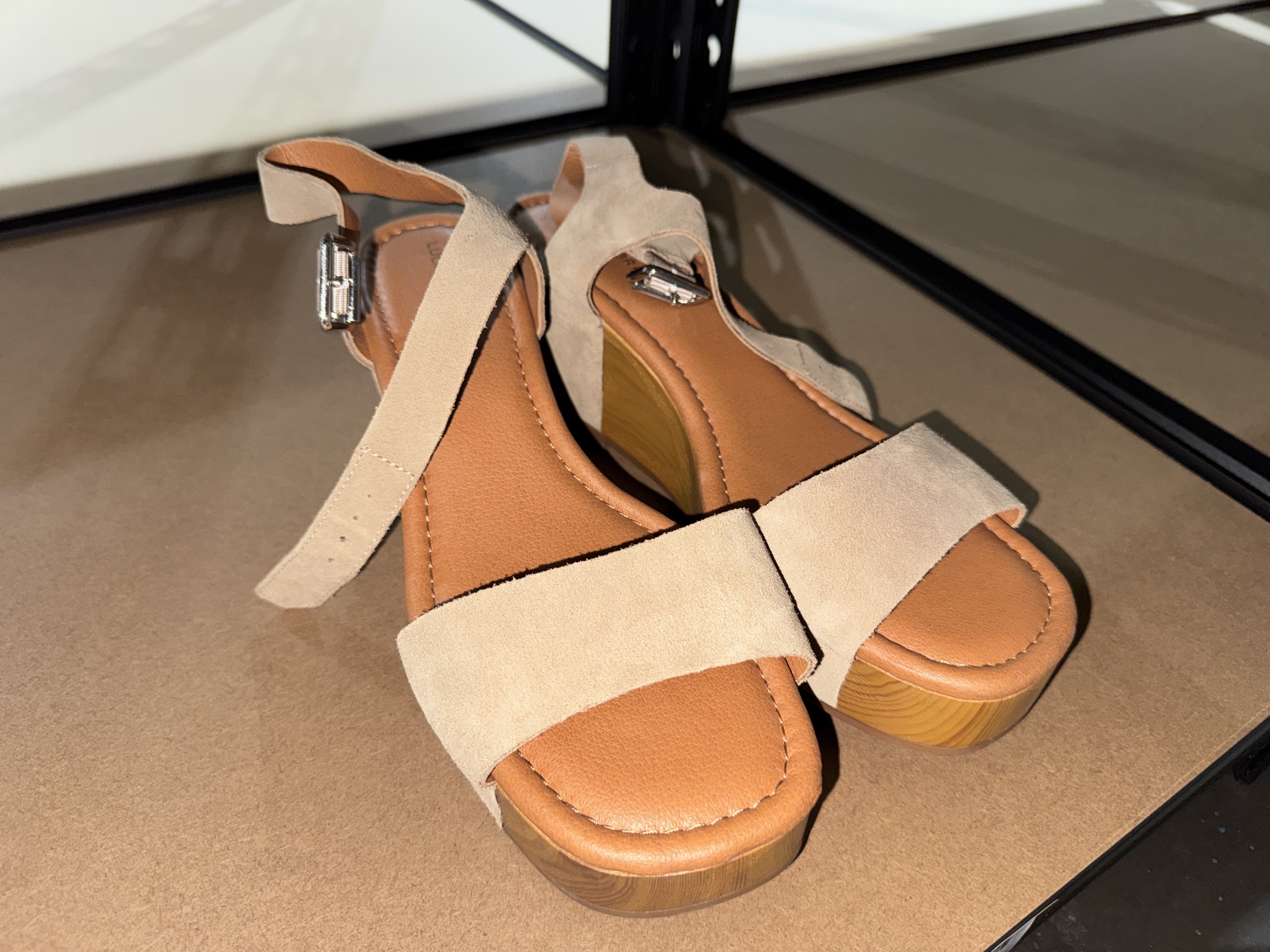 Lucky Brand Women's Adario Wedge Sandal, Dune, size 10
