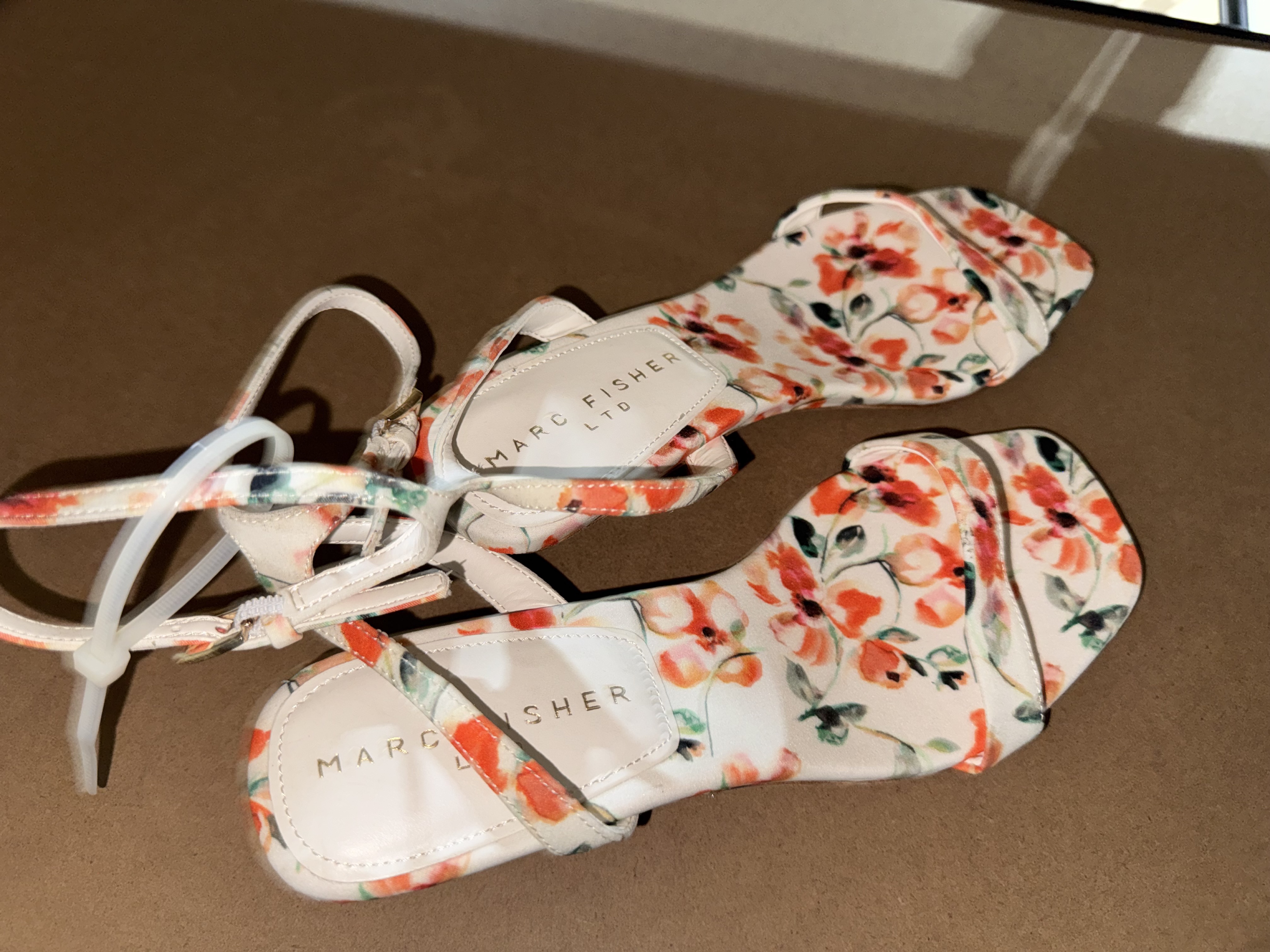 Alona Ankle Strap Sandal Size 7