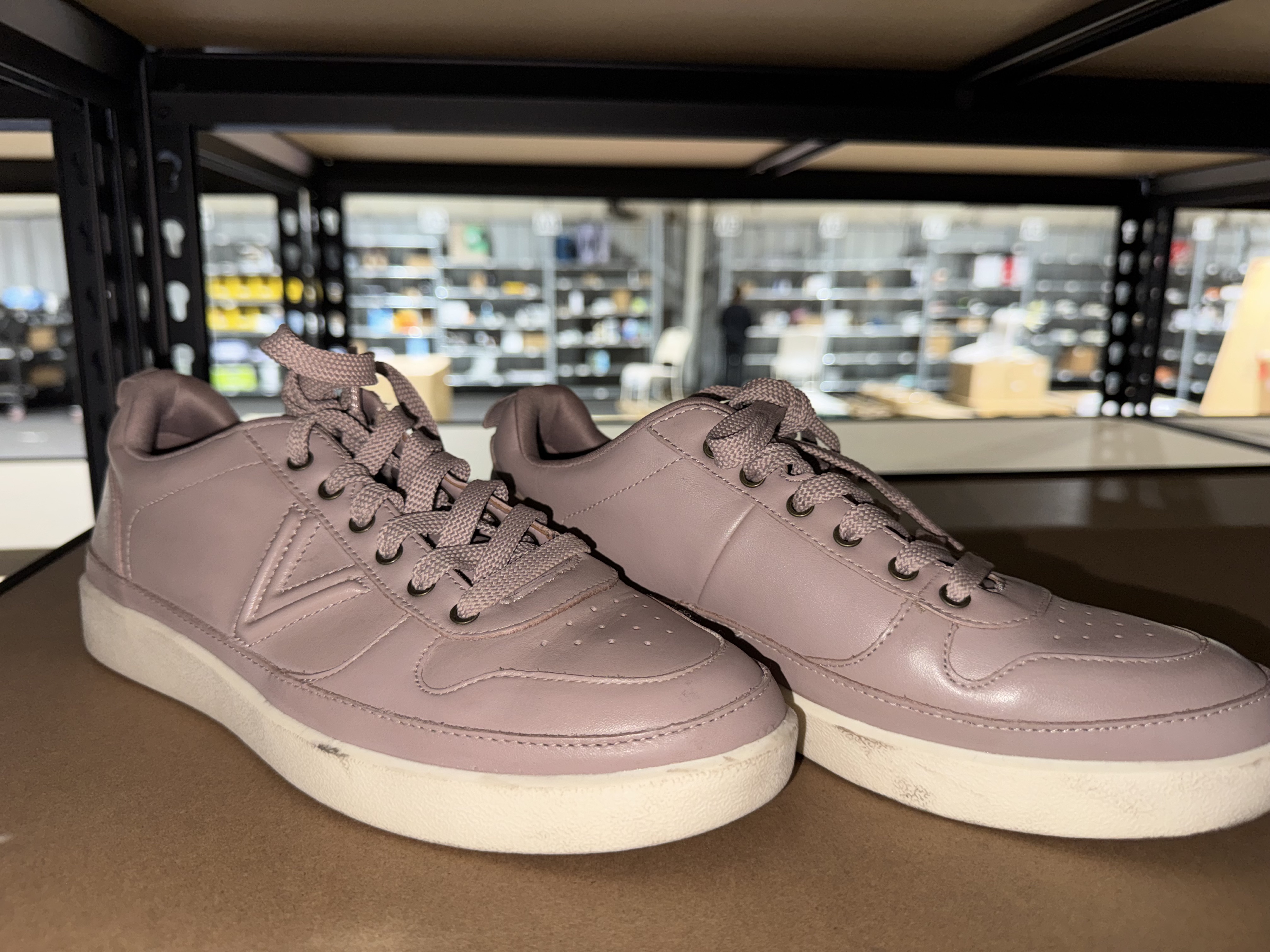 Vionic Women's Walking Sneaker Elise- Comfortable Supportive Walking Shoes That Include VIO Motion Technology Orthotic Insole with Built-in Arch Support, Helps Heel size 8.5 Pain and Plantar Fasciitis, : Amazon.ca: Clothing, Shoes & Accessories