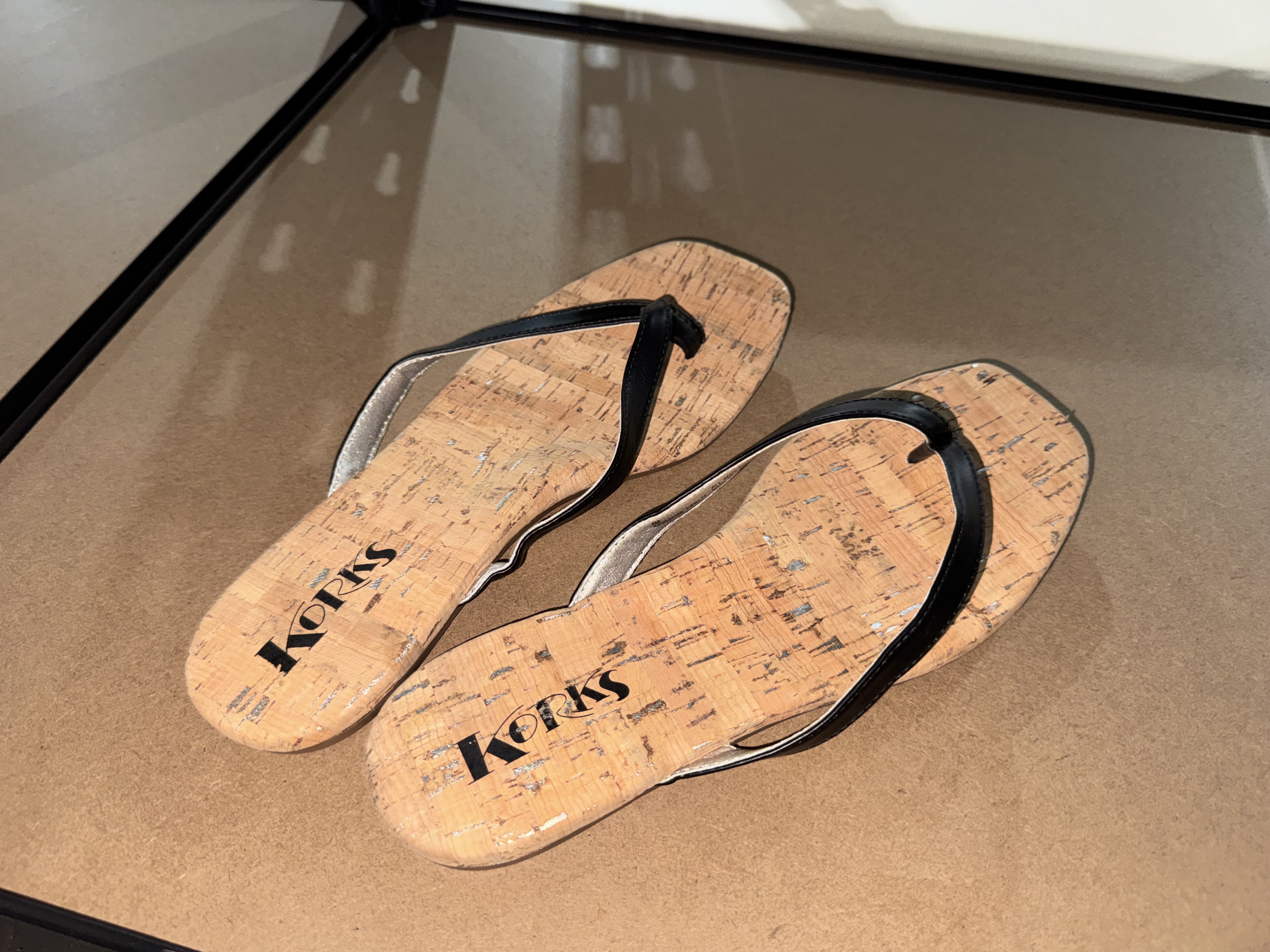 Winnie Flat Flip Flop Sandals size 5